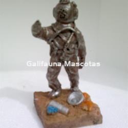 Decoración buzo con escafandra. 6,8 x 6 x 12 cm - Imagen 1