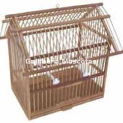 Jaula artesanal en madera y alambre. Modelo casa. - Imagen 1